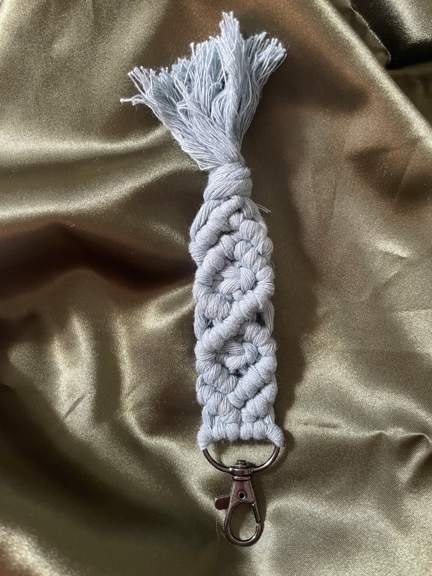 Macramé Keychain | L10