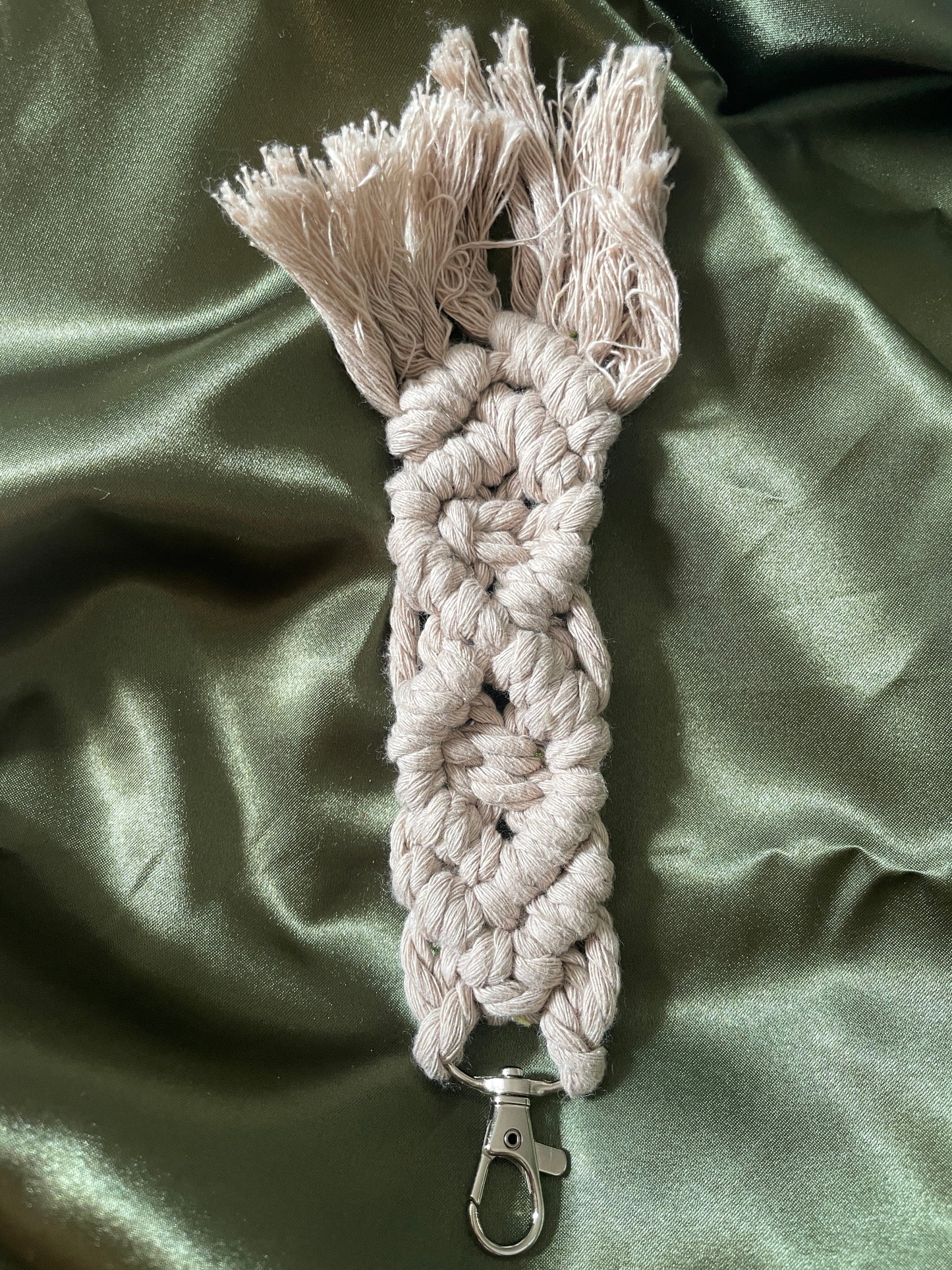 Macramé Keychain | M15
