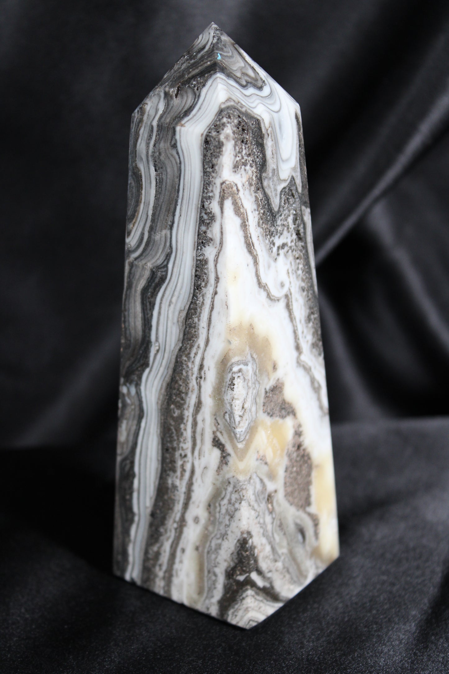 Onyx | Obelisk | D23