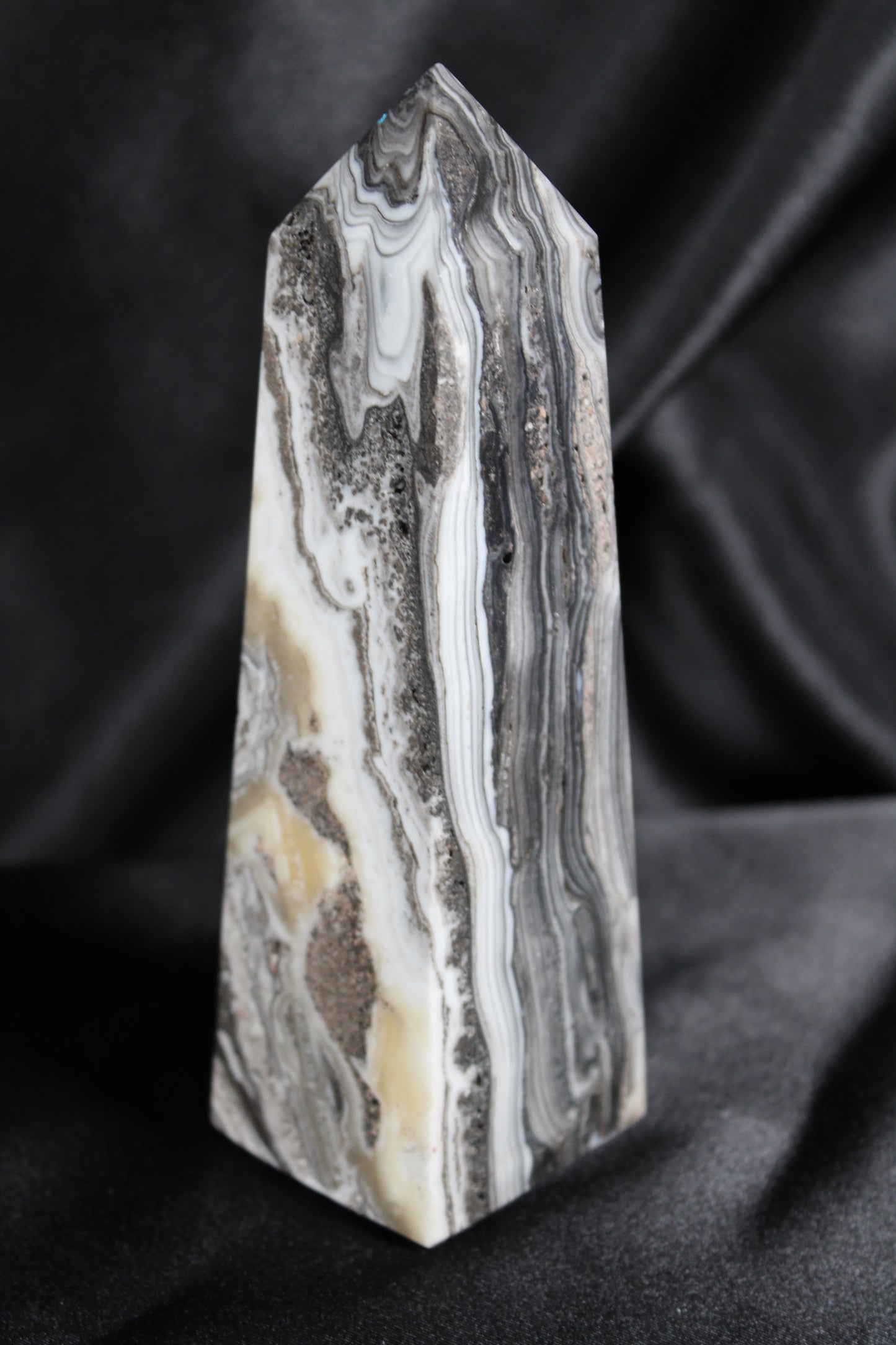 Onyx | Obelisk | D23