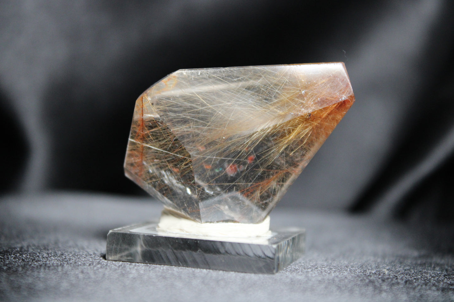 Rutile Freeform + Stand | B28