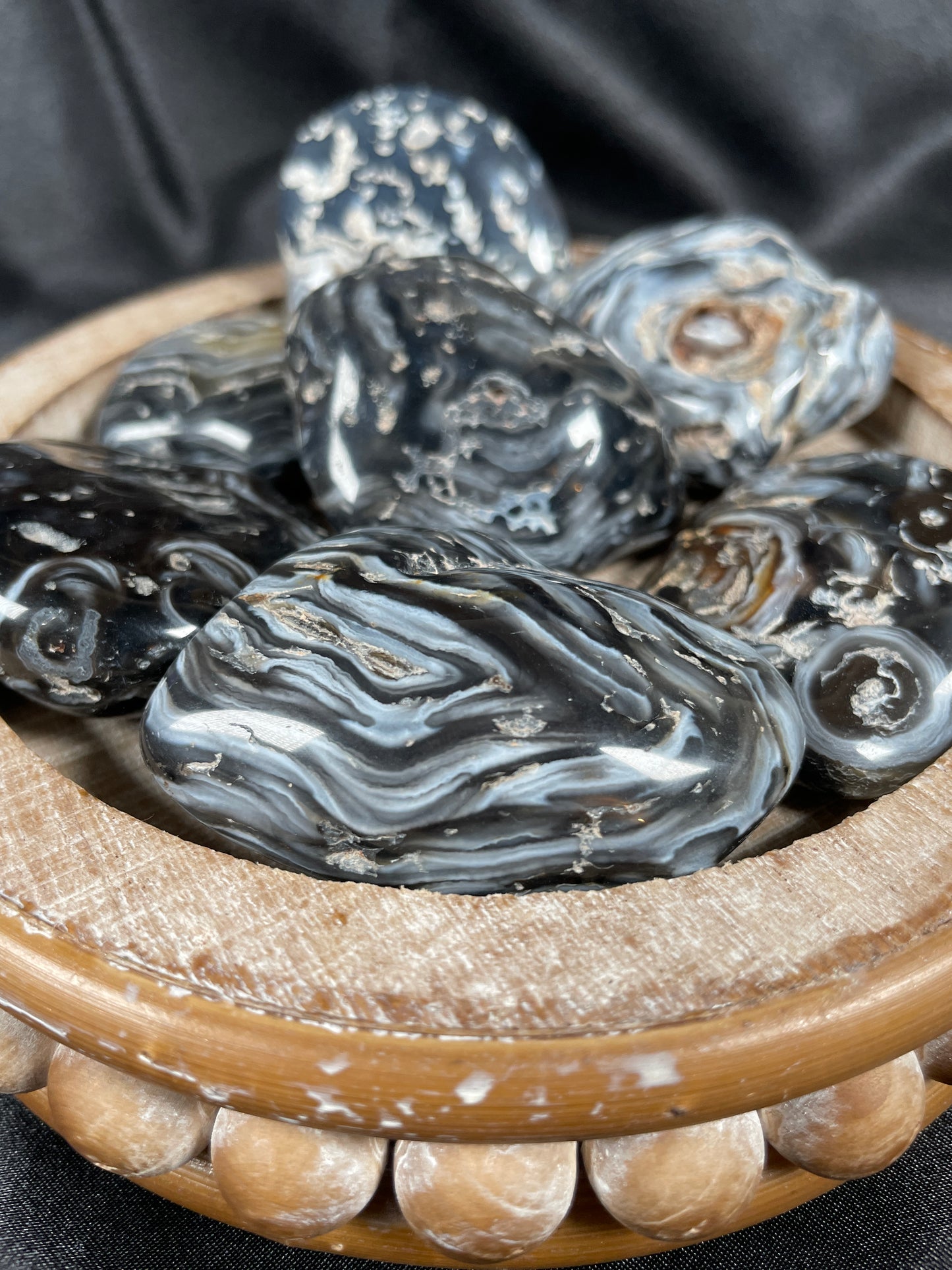 Agate Occo Tumble | Black/Blue Color