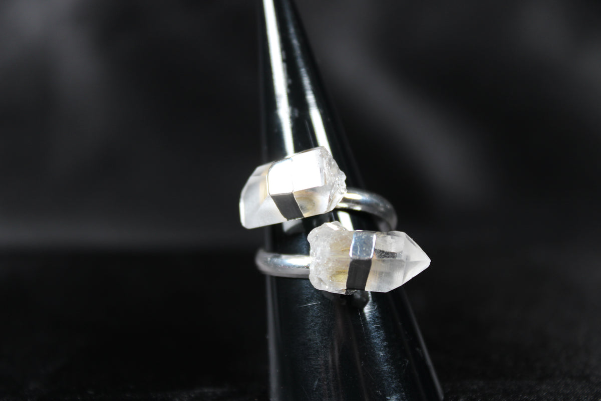 Quartz Point Ring Quartz Point Ring | Silver Plated – enchantedevergreencrystals