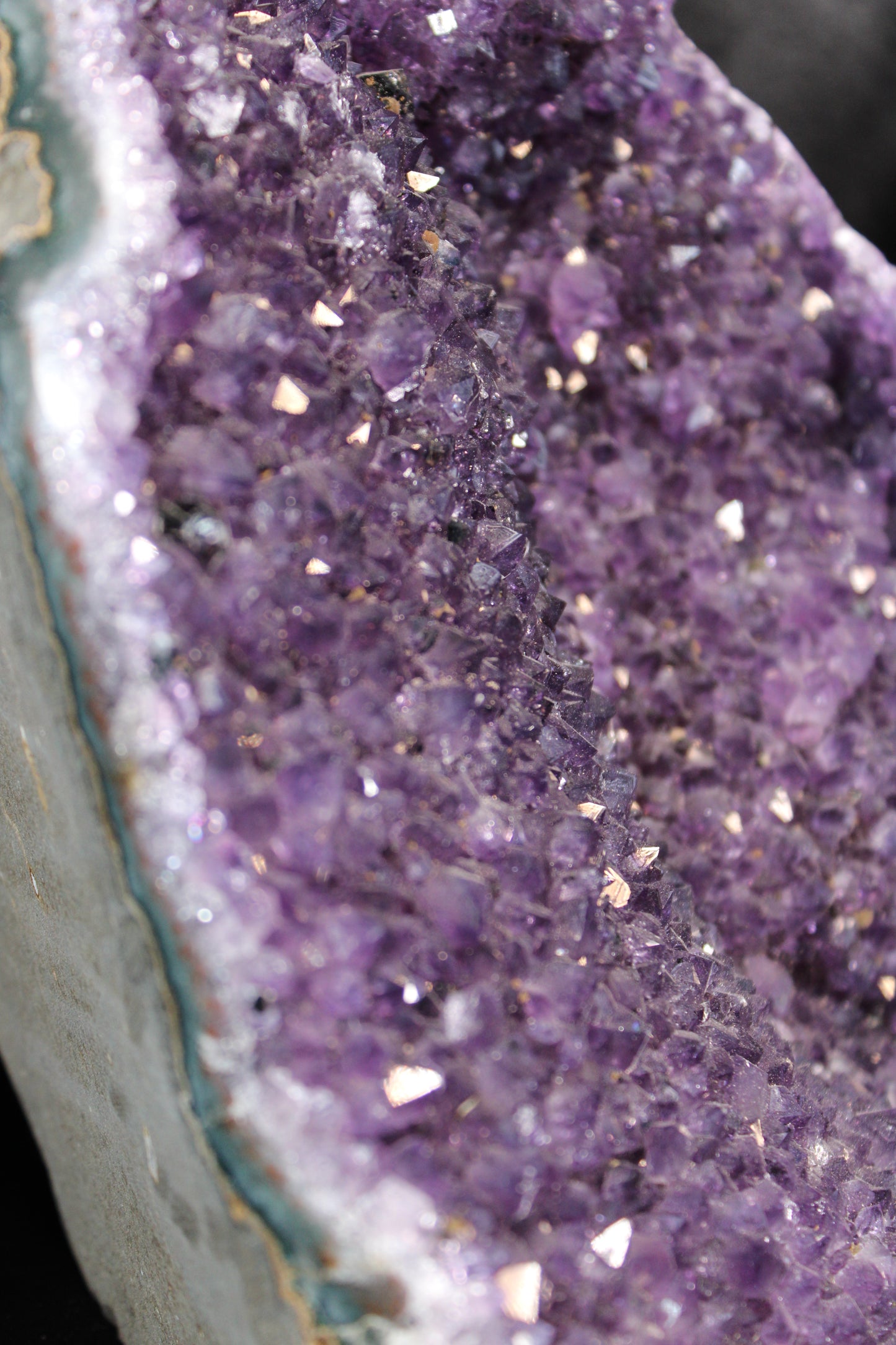 Amethyst Cut Base | Uruguay | BW252