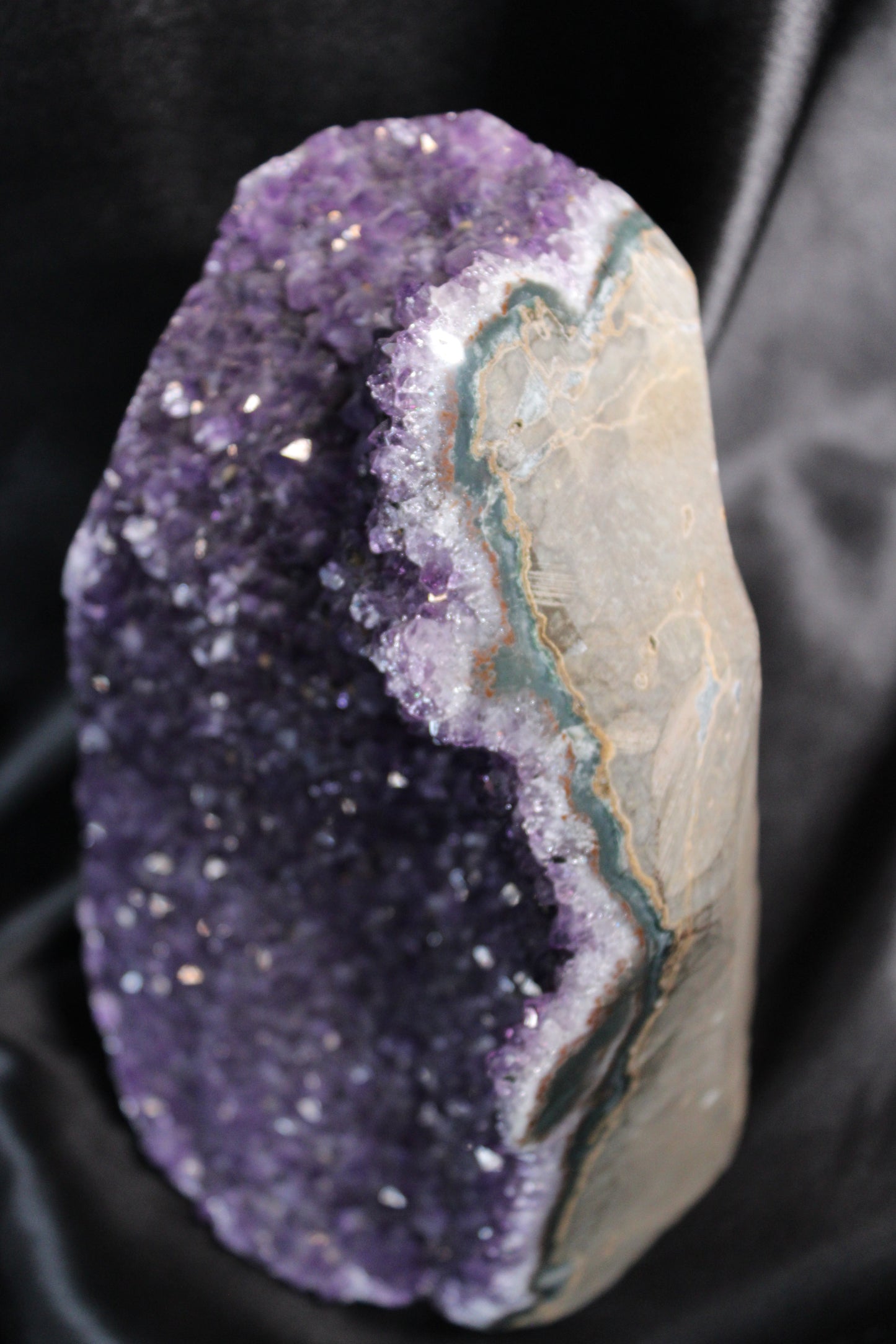 Amethyst Cut Base | Uruguay | BW252