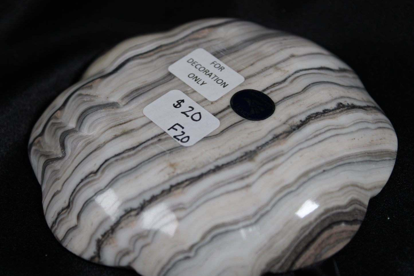 Onyx | Scalloped Bowl | F20