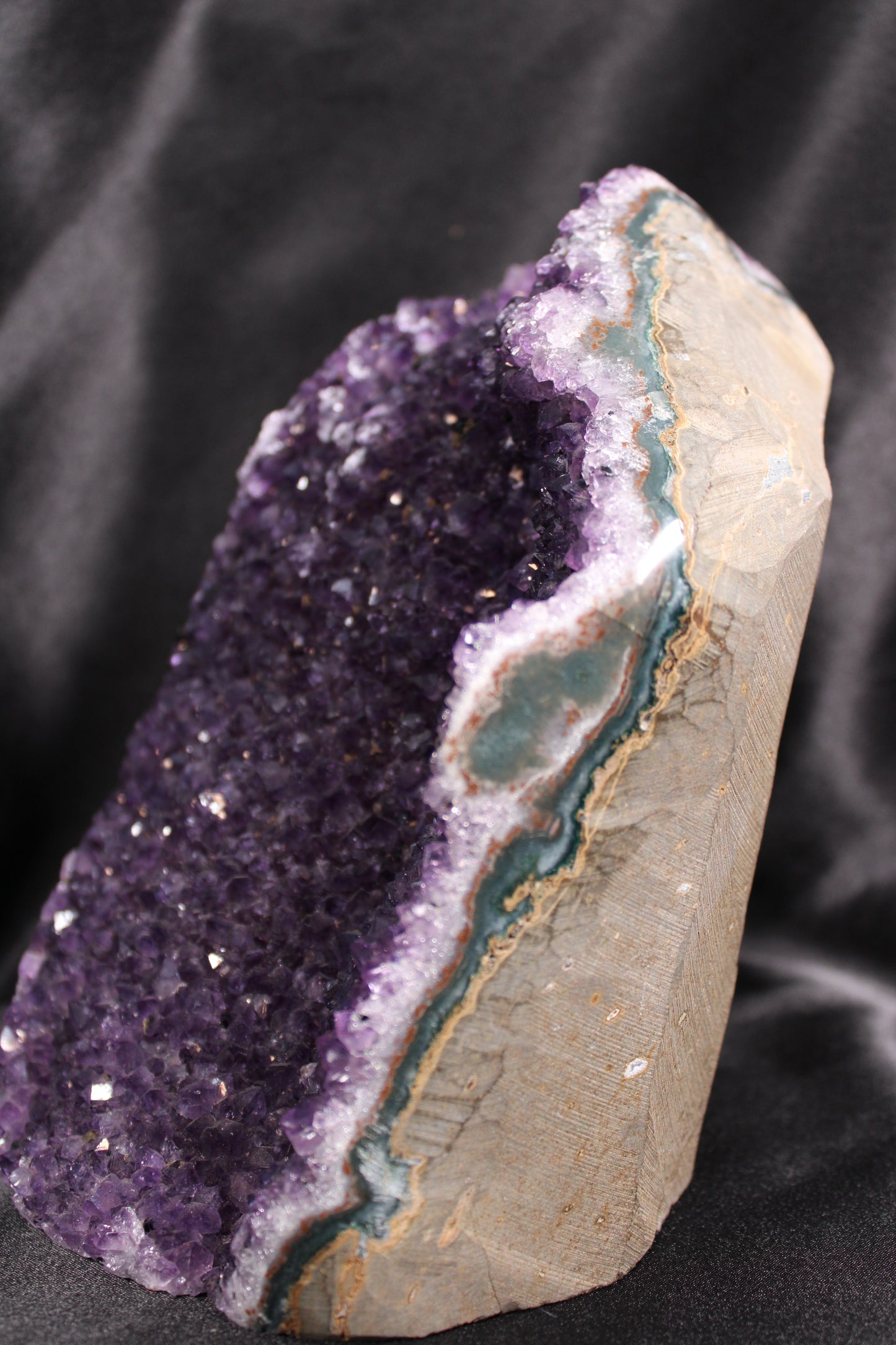 Amethyst Cut Base | Uruguay | BW252