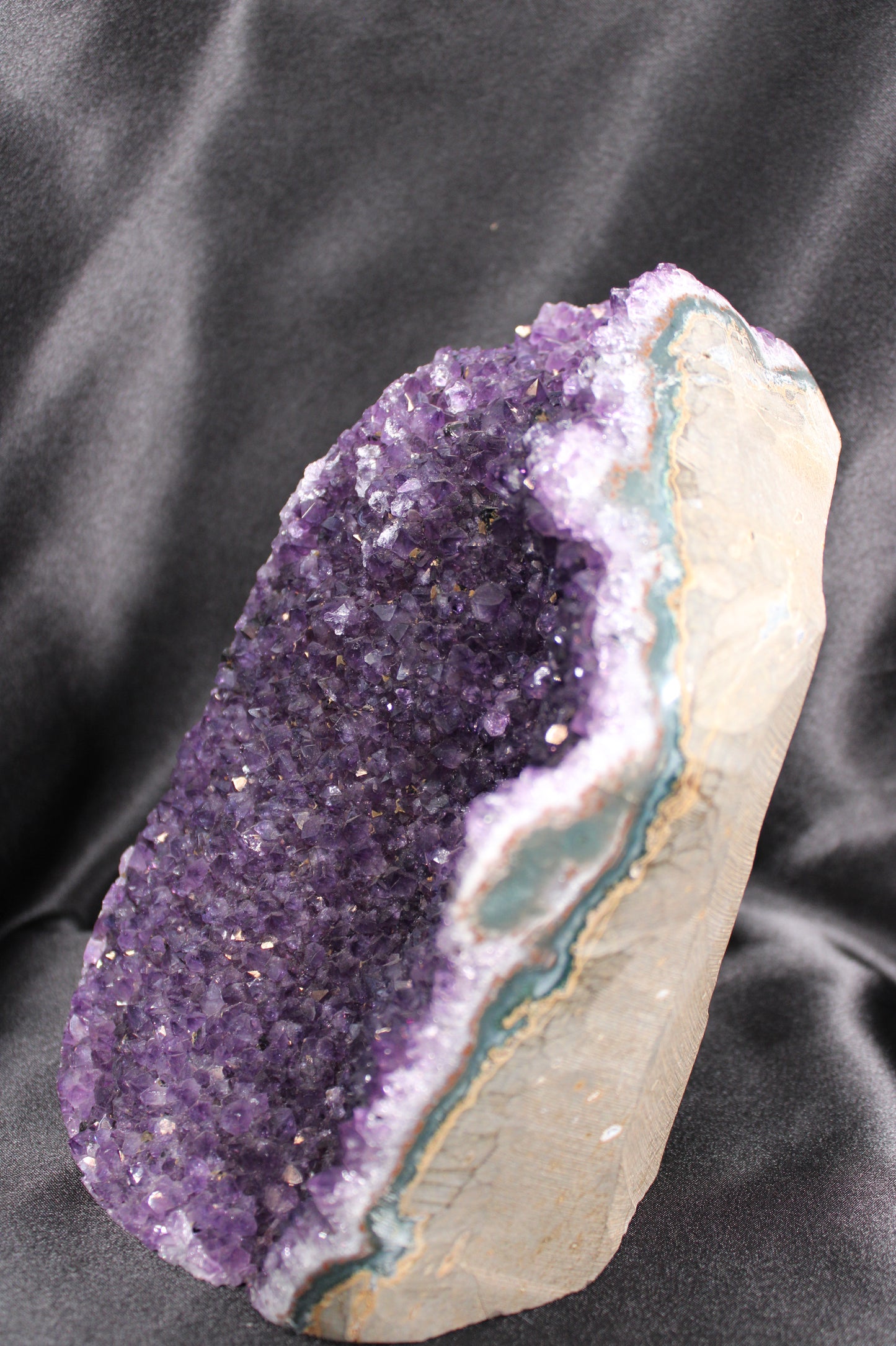 Amethyst Cut Base | Uruguay | BW252